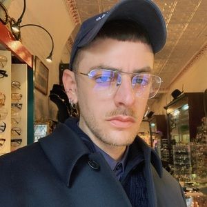 Meet your Posher, Eric